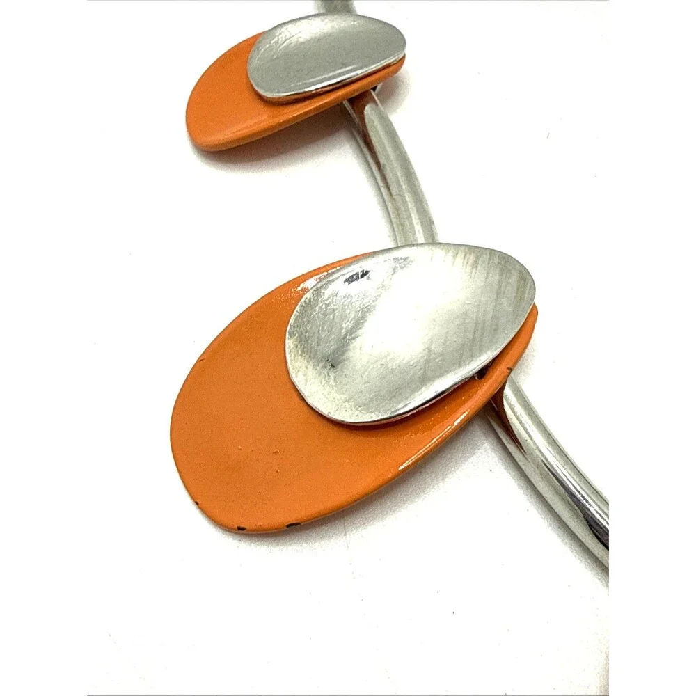 Unbranded this orange